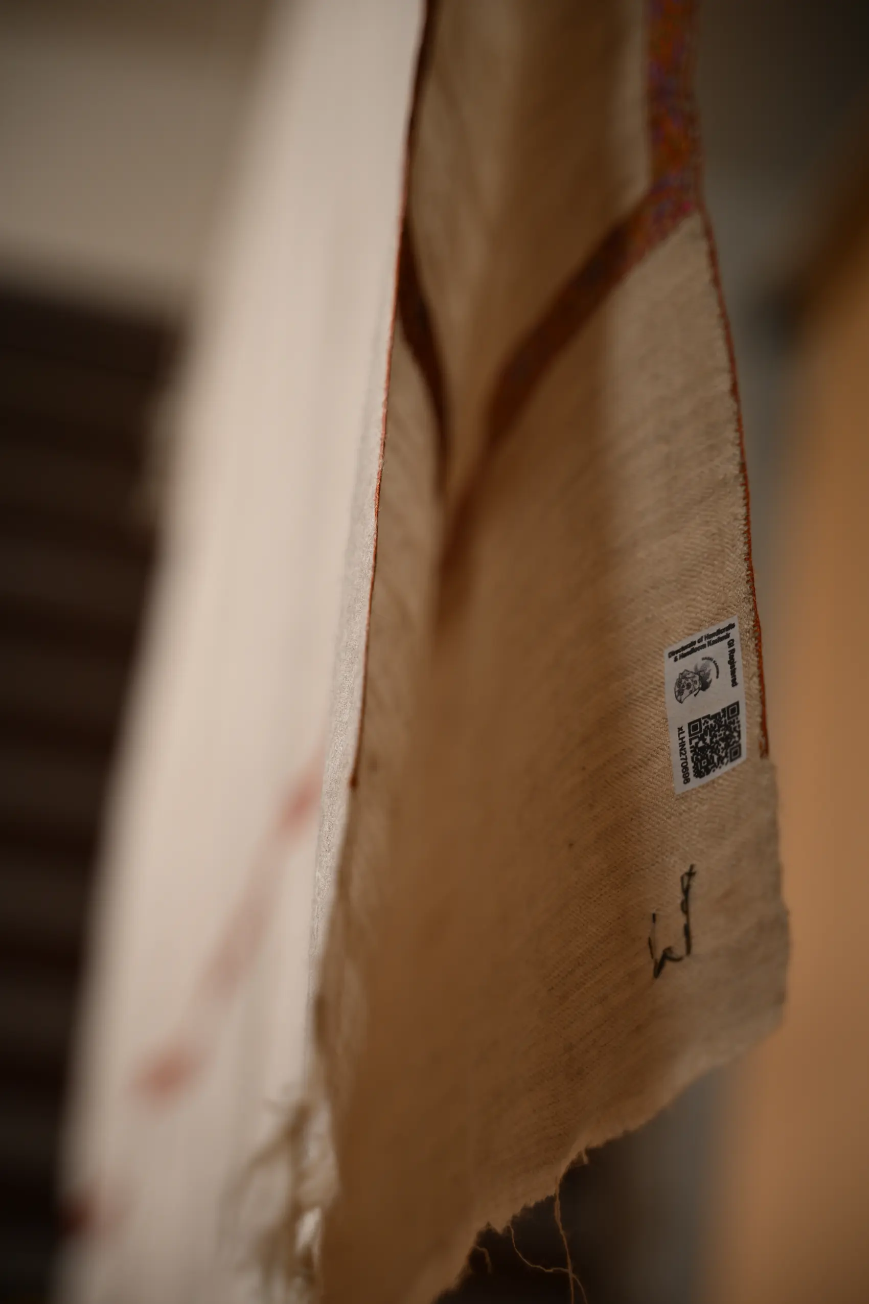 Pure GI-certified cashmere shawl for women