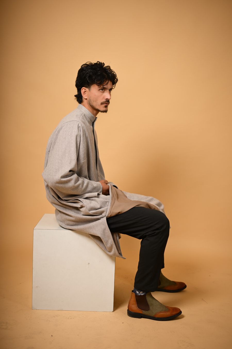 Cremish Grey Herringbone Pheran - Image 6