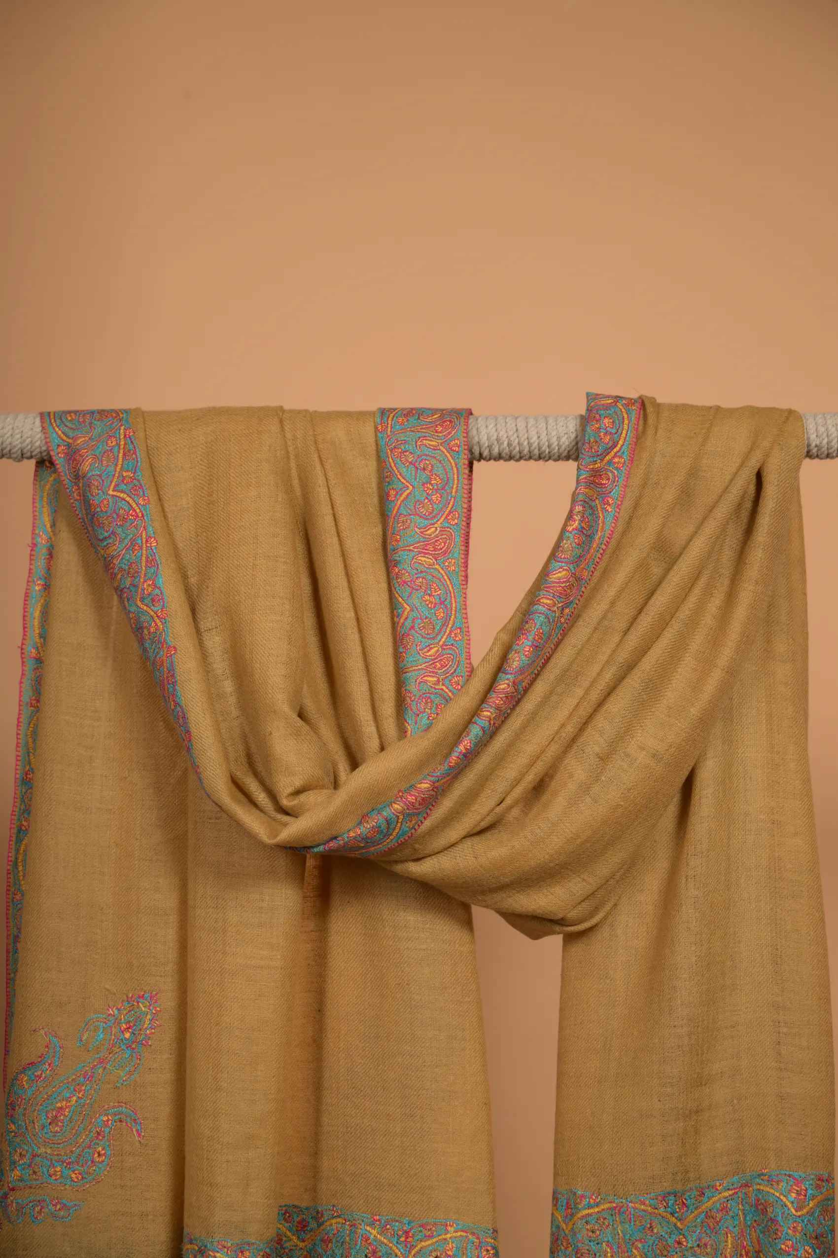kashmiri pashmina shawl