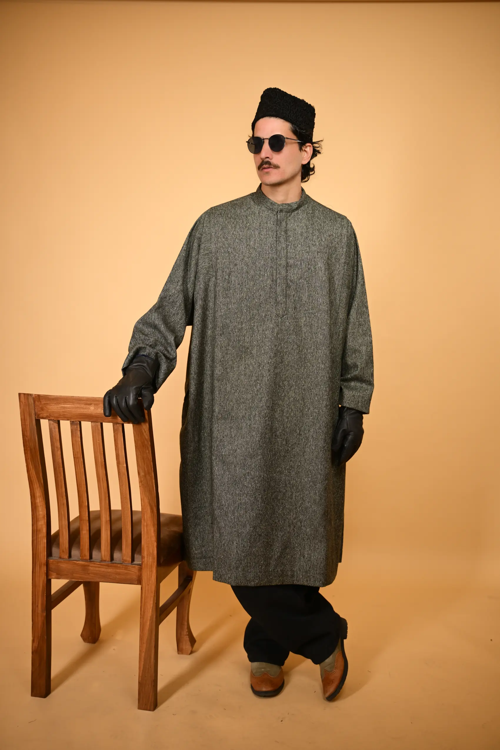 Dark Green Stone Weave Pheran For Men - Image 3